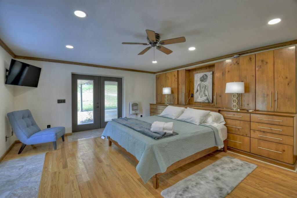 The Chariot - Creek Front With Hottub, Fire Pits, Billiards, Ev Charger - Sandalwood Stays Блу Ридж Екстериор снимка
